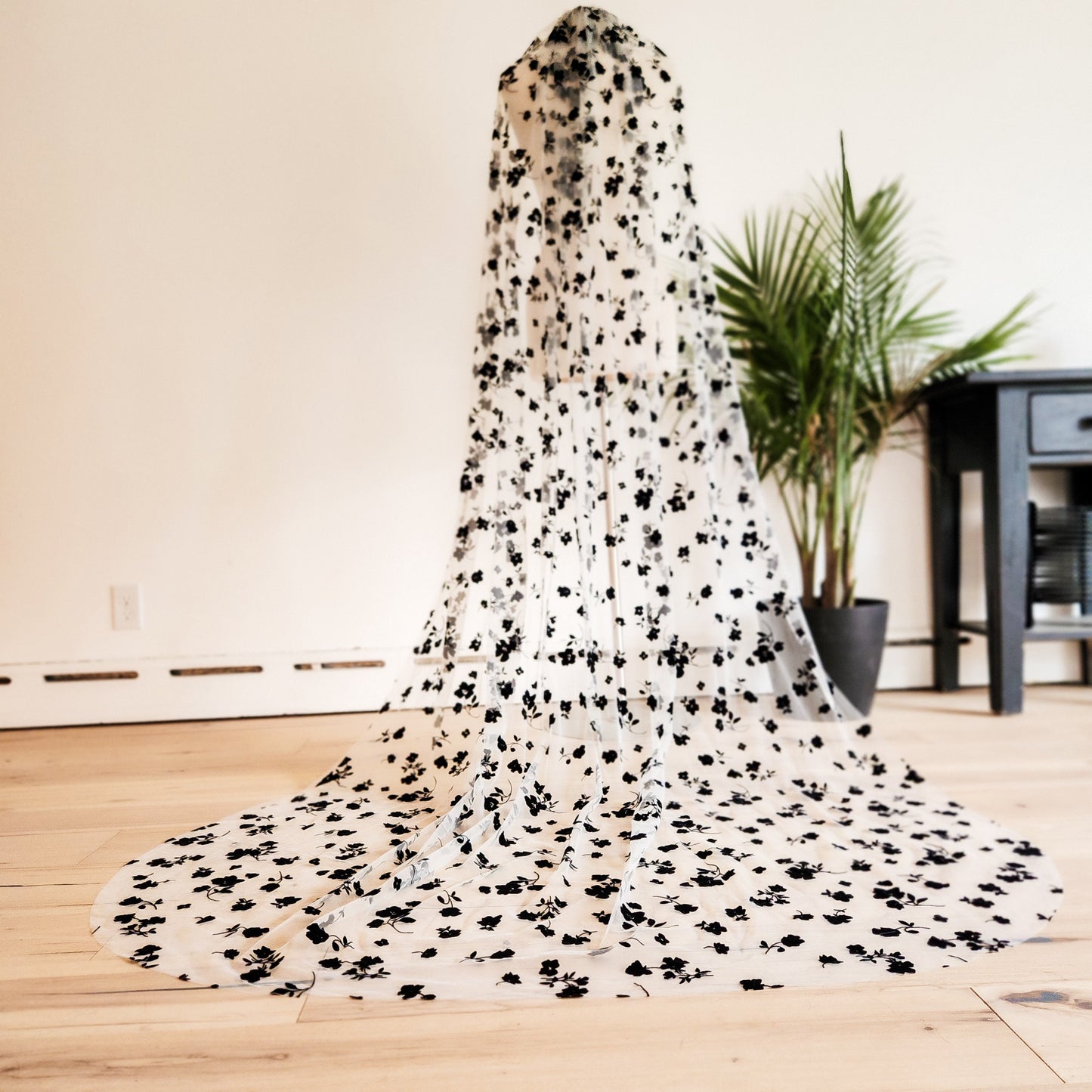 The Flora Noir Veil