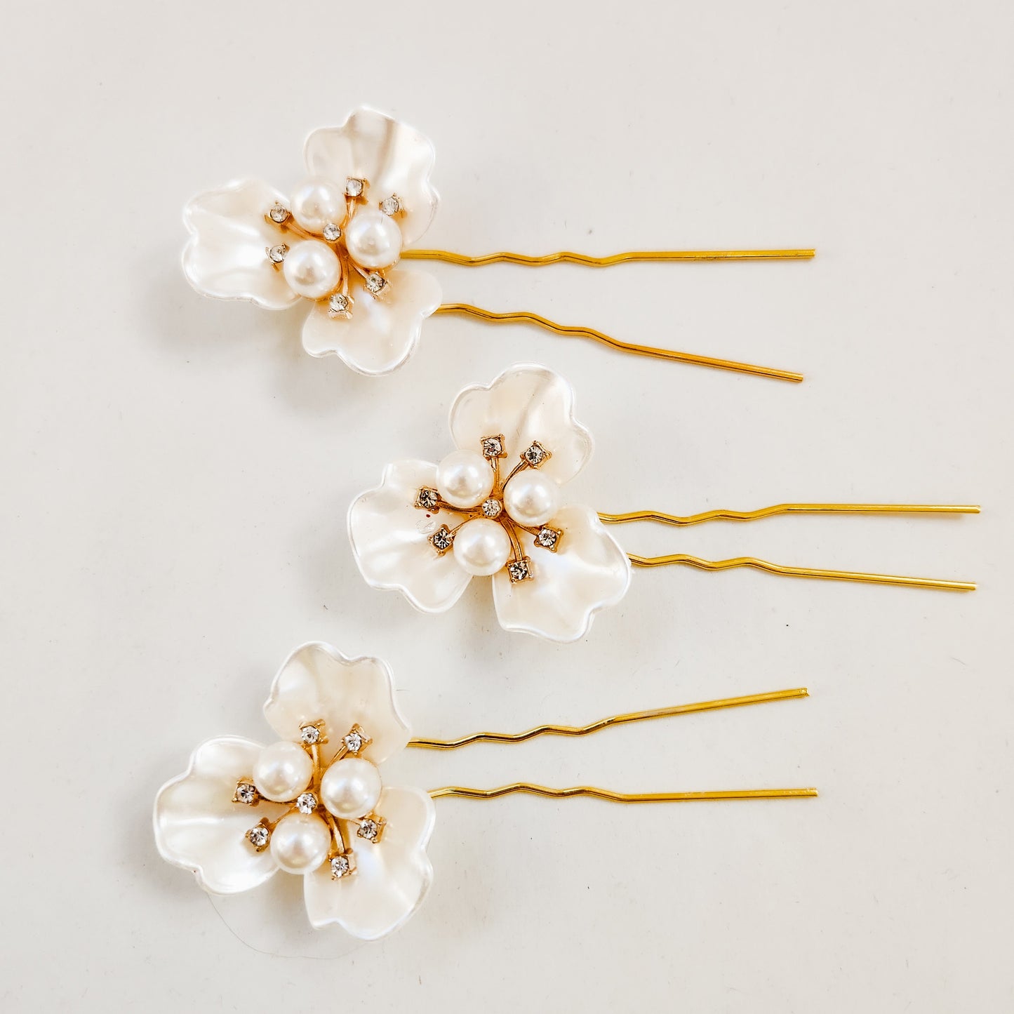 Bridgerton Vintage Floral Hair Pin in Ivory