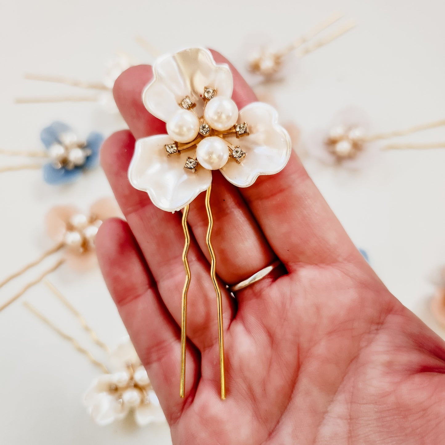 Bridgerton Vintage Floral Hair Pin in Ivory