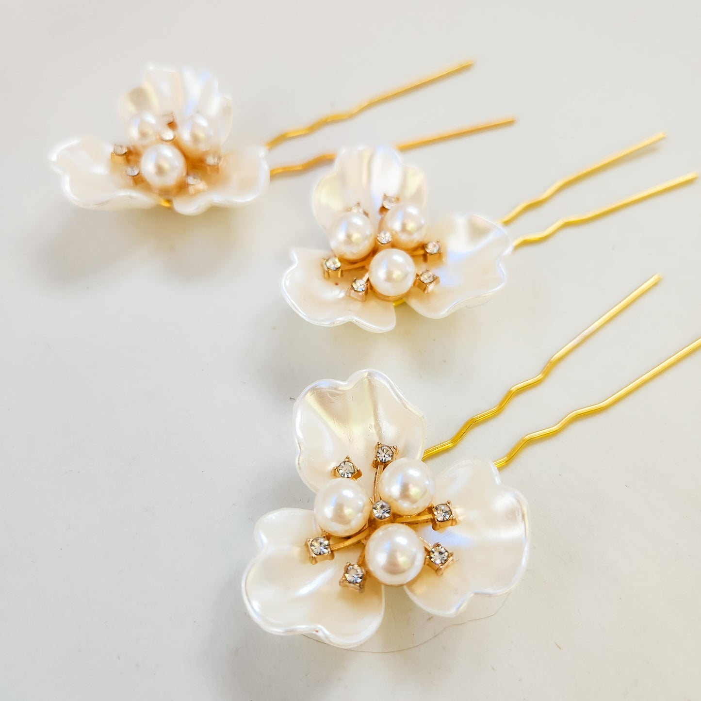 Bridgerton Vintage Floral Hair Pin in Ivory