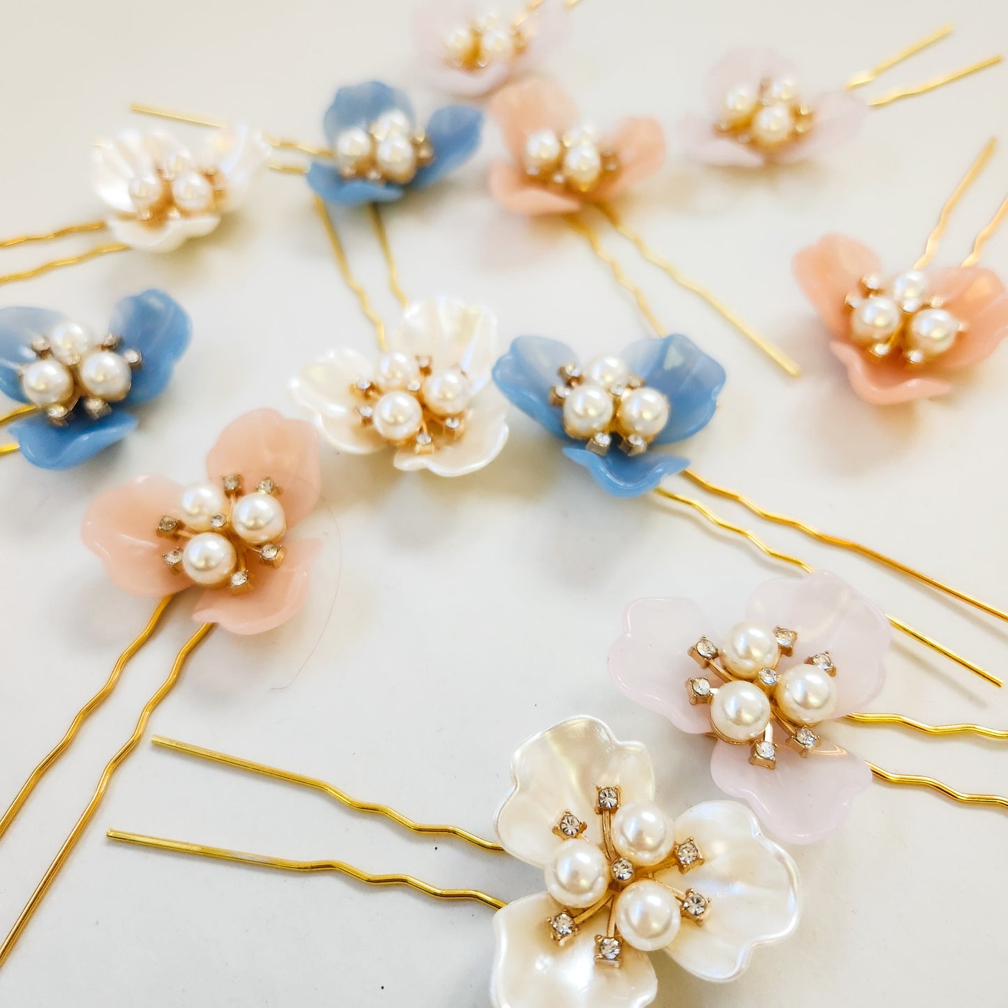 Bridgerton Vintage Floral Hair Pin in Peach Fuzz