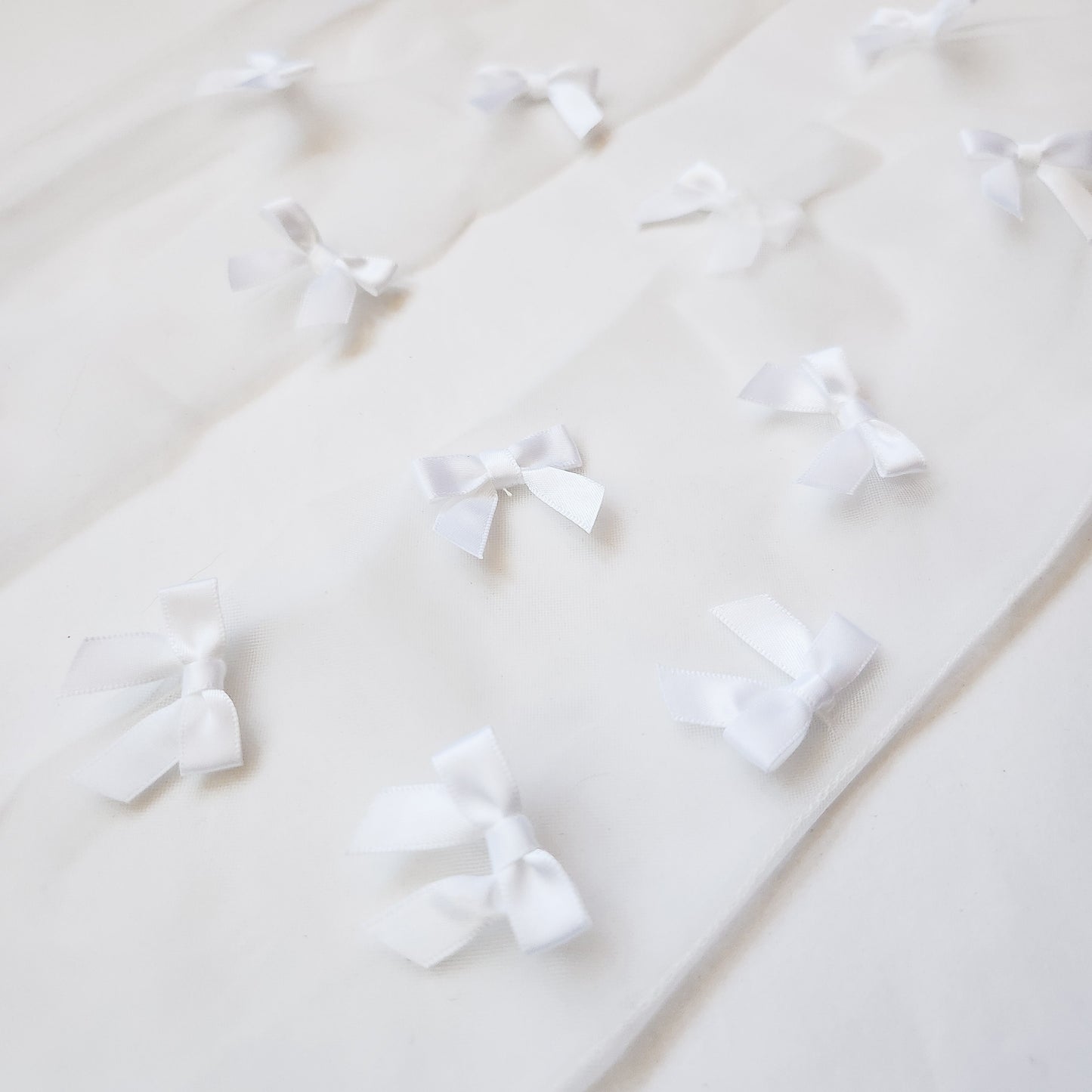 Mini Bow White Wedding / Bridal Gloves