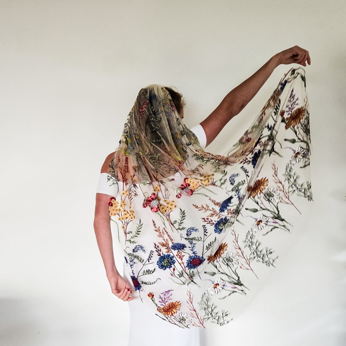 The Ophelia Veil in Off-White, Antique Ivory or black