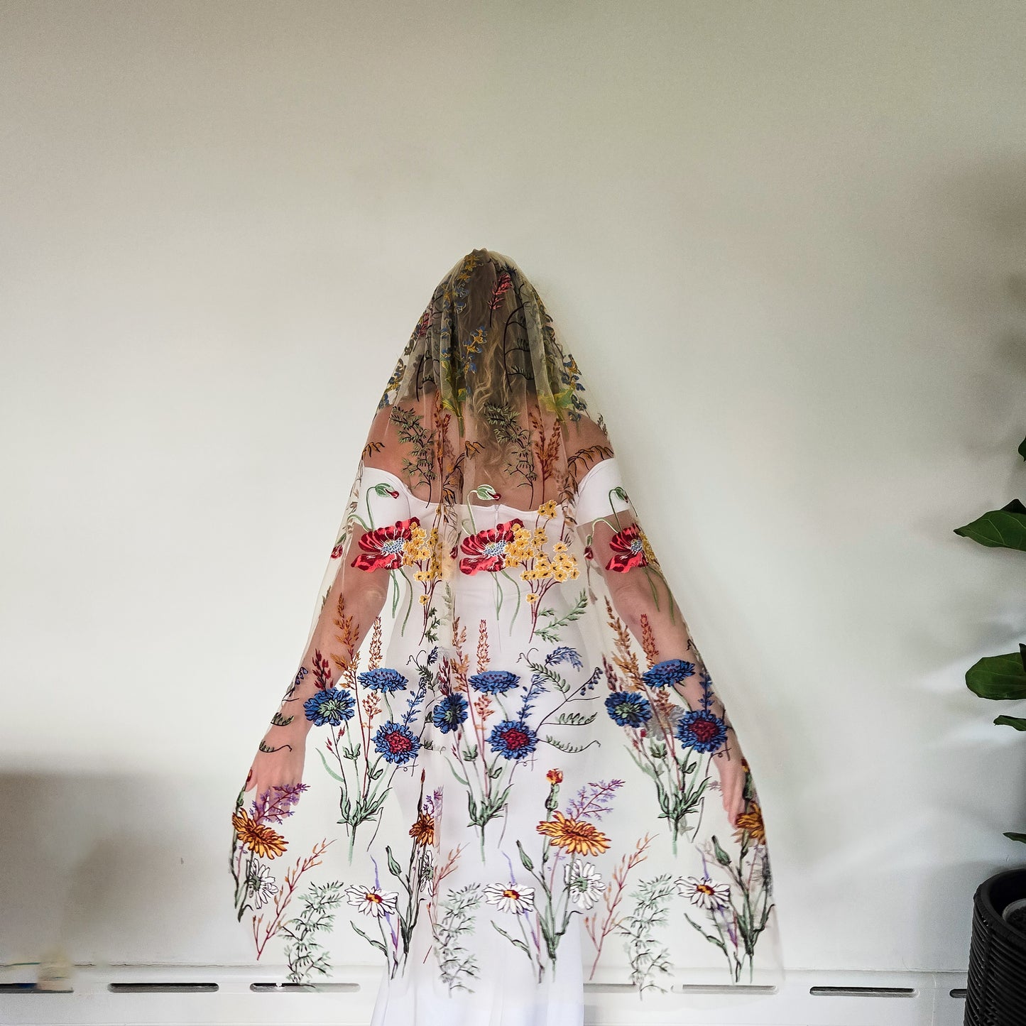 The Ophelia Veil in Off-White, Antique Ivory or black