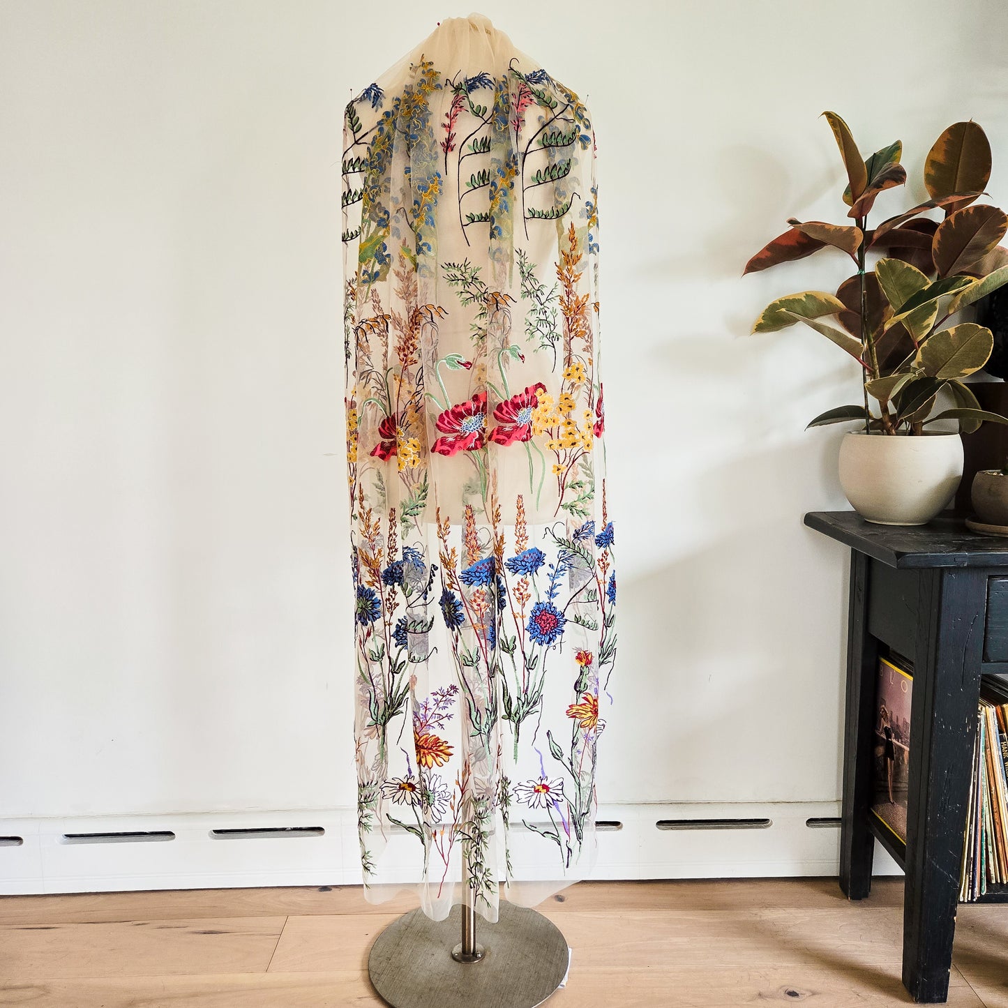 The Ophelia Veil in Off-White, Antique Ivory or black