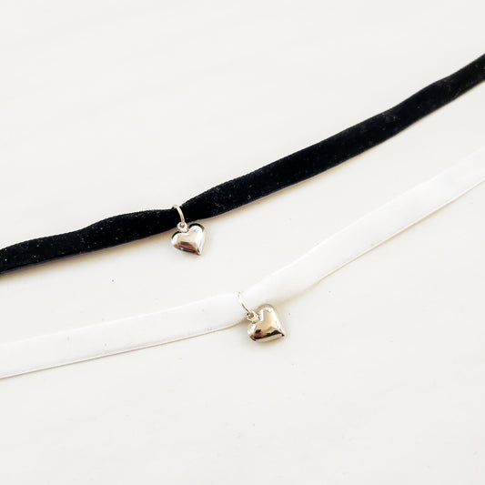 Queen of Hearts Silver Heart Choker with black or white velvet details