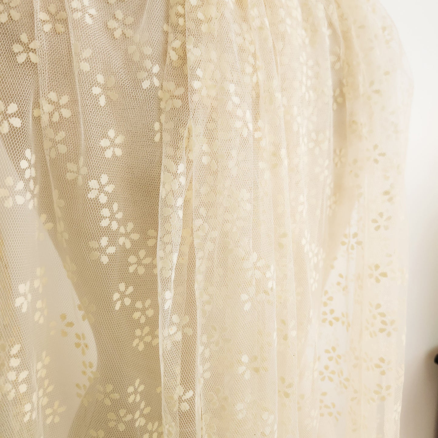 The Daisy May Floral Veil Antique Ivory