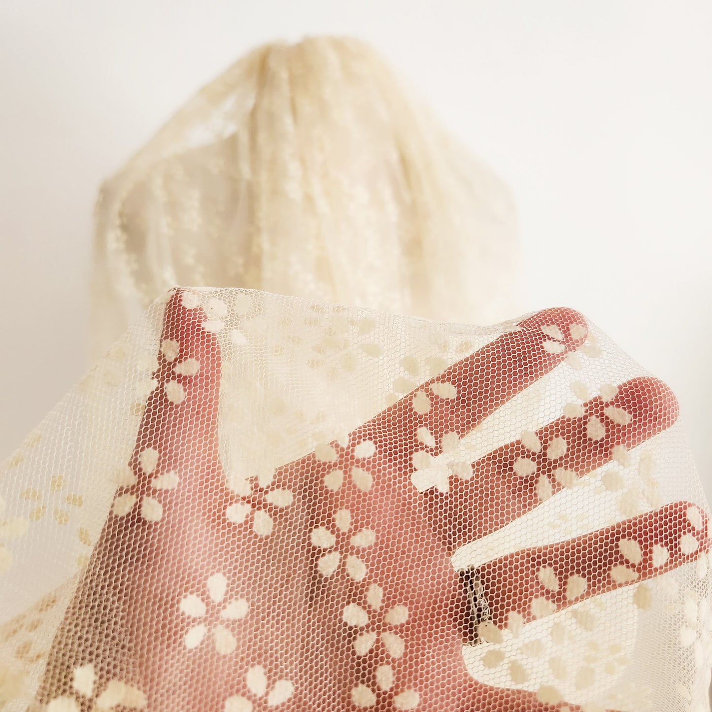 The Daisy May Floral Veil Antique Ivory